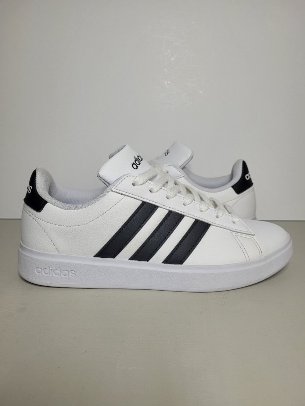 Adidas Grand Court 2.0 Womens Sneakers White Black Athletic Shoes Size 9